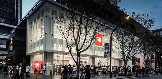 深圳万象天地，全国第一家小米之家