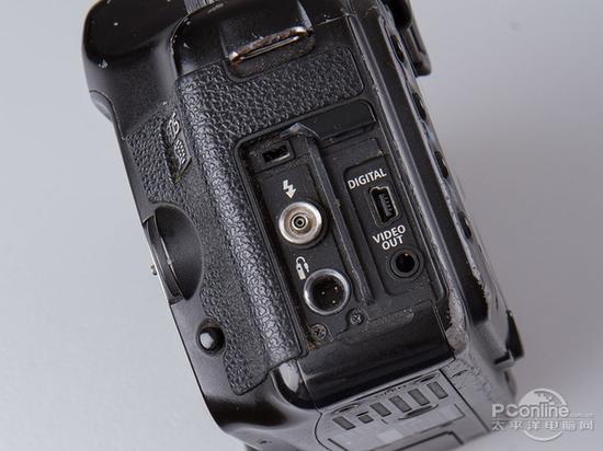 数码相机 > 精品评测 > 正文   3,数据接口 佳能5d4接口