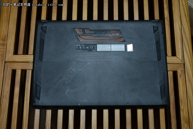 显卡这么猛华硕飞行堡垒fx60vm评测