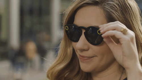 spectacles 的做工已经很不错了,它只是一副用于 snapchat 的墨镜,并