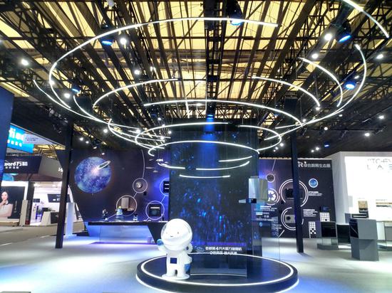 老板电器场馆,现场布置很酷炫,未来科技感强,未来厨卫家电高端化比换