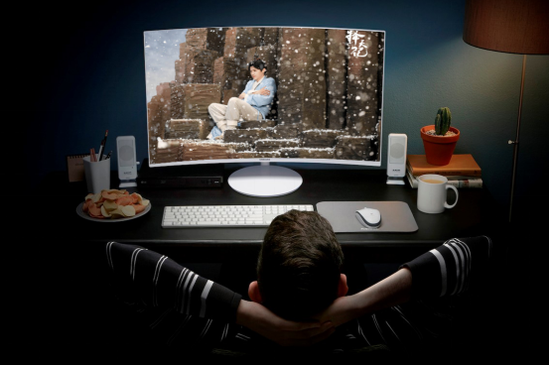 五一宅在家玩游戏你需要这样一款量子点显示器