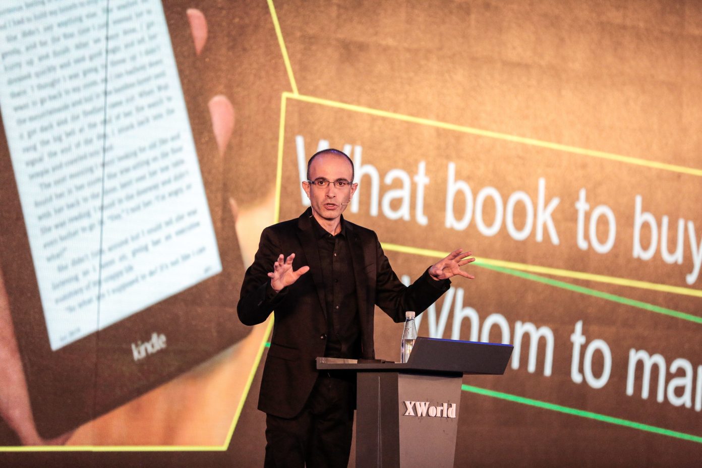 对话尤瓦尔·赫拉利:人工智能能否战胜人类