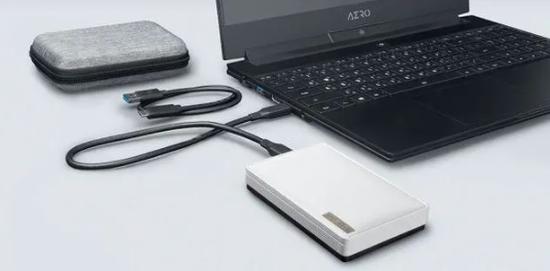 技嘉VISION移动固态硬盘国内即将上市：USB 3.2 Gen2*2接口