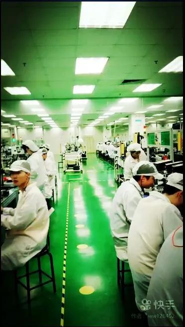 富士康厂妹qq群 短视频中的富士康工厂车间
