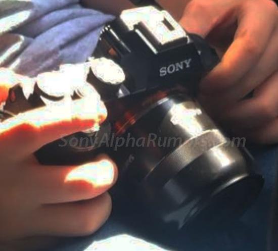 三阳AF 45mm F1.8 FE谍照（图片来自Sony Alpha Rumors）