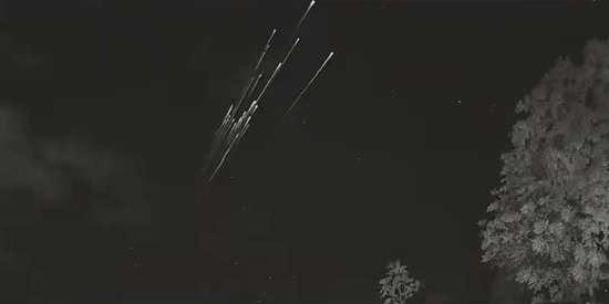 2022年2月,“星链”发射遭遇地球磁暴,损失40多颗卫星(视频截图)。来源/SpaceX