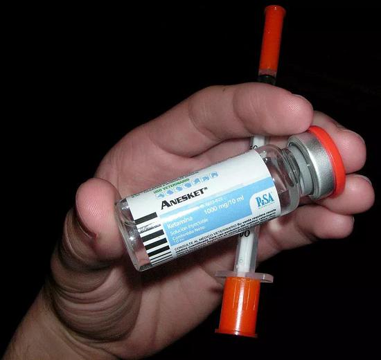 用于治疗的氯胺酮药物。图片来源:Wikipedia