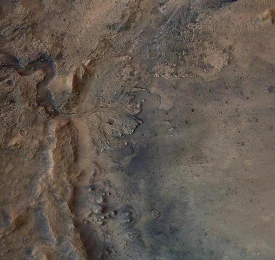 NASA“毅力号”火星车将在火星的杰泽罗陨击坑中搜寻生命迹象。来源：ESA/FU-Berlin