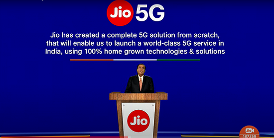 ▲穆凯什·安巴尼称Jio Platforms已经研发出“完整的5G解决方案”。（Jio官方直播截图）