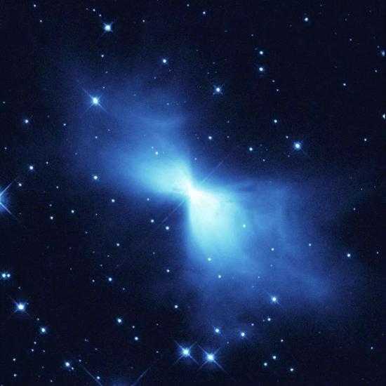  旋镖星云是一个年轻的成型中行星状星云，也是目前所知宇宙中最冷的地方。（图片来源：ESA/NASA）