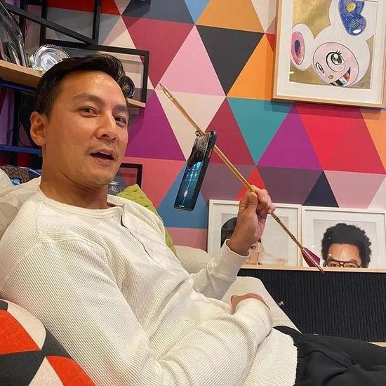 TechWeb|iPhone质量成迷？被吴彦祖一箭射穿，却还能开机