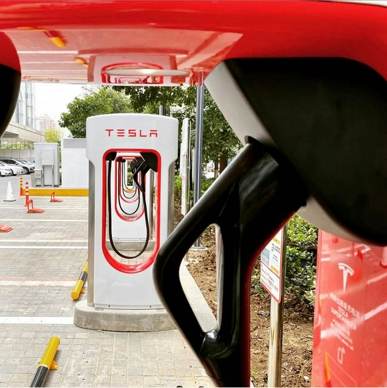 特斯拉超级充电桩,图源特斯拉官微&nbsp