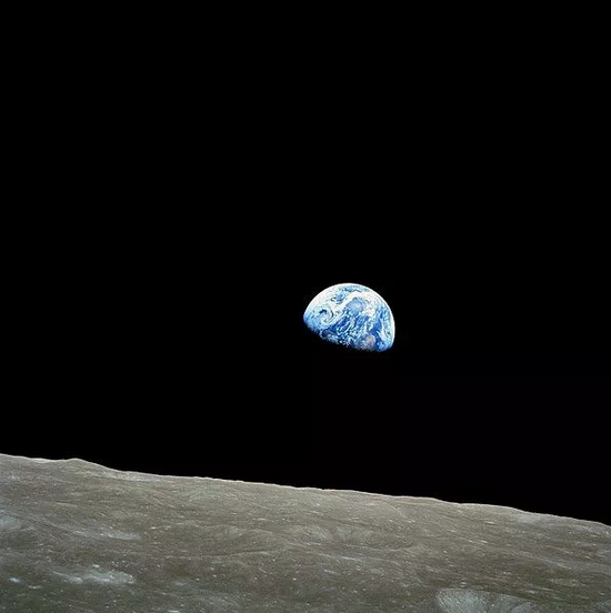 阿波罗任务中从月球看向地球的照片 来源丨维基