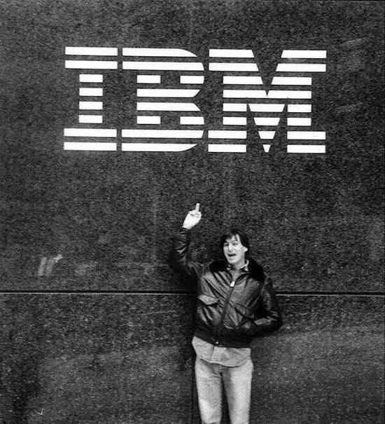 图：乔布斯和IBM