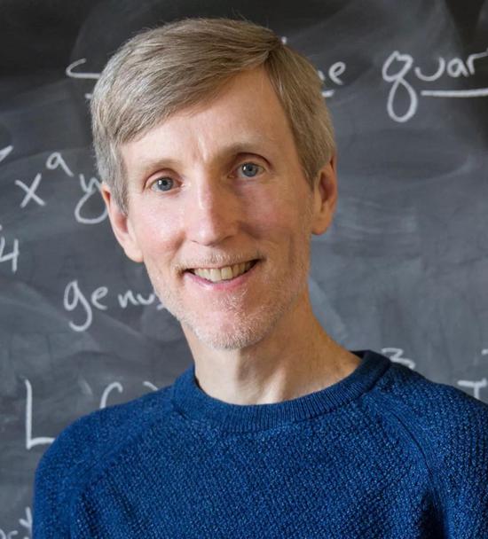 Andrew Sutherland是MIT数学系首席研究科学家
