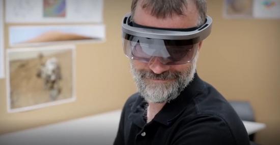 微软即将推出的HoloLens v2