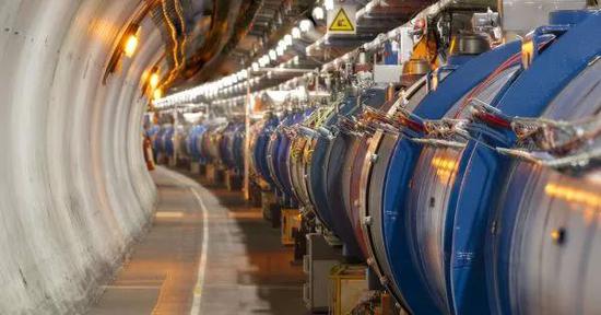LHC | 图片来源：Futurism