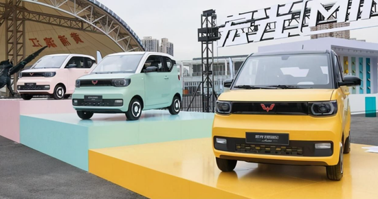 “鲶鱼”特斯拉终成“鲨鱼”，蔚小理迪：巧了，我们也是