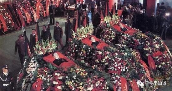 事故后，苏联政府为三位航天员举办了盛大的国葬，纪念这三位航天英雄来源：wiki