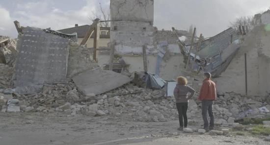 意大利一栋楼房遭地震毁坏（图片来源：马普动物行为研究所）