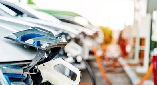 寒冬之下，新能源车主的“抢桩战”背后有何商机？