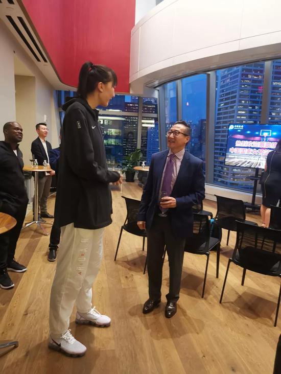 这一天我们和蔡崇信聊了星座故乡和中国