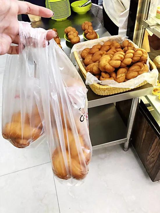 揭秘大公司食堂:京東美食城 阿里未來餐廳 網(wǎng)易豬廠