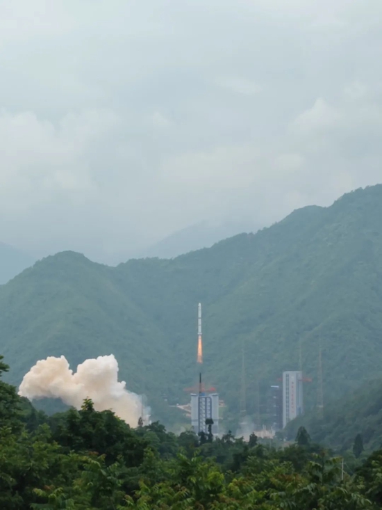 一箭九星！中国成功发射吉利星座01组卫星(图2)