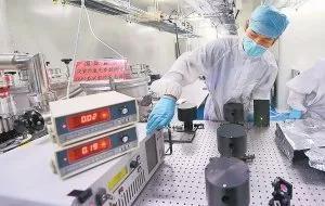 它们，使中国成为世界上唯一能够制造实用化深紫外全固态激光器的国家。