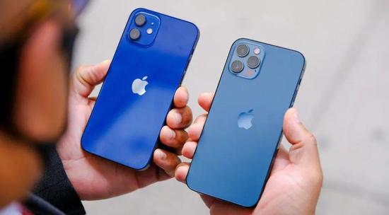 iPhone 12 与 iPhone 12 Pro。 图片来自：MacRumors