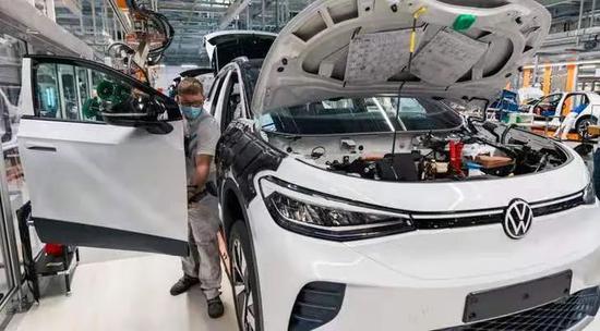 德国的汽车制造商们已经向默克尔政府发出请求（图源：Getty Images）