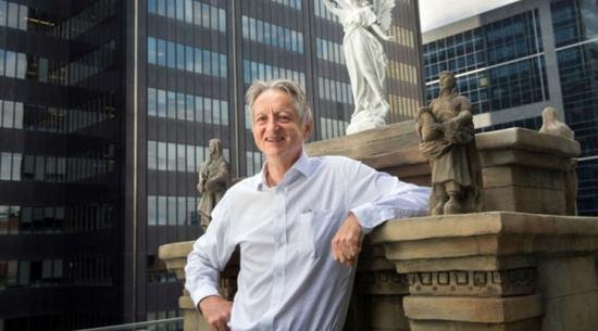 Geoffrey Hinton,被称为“神经网络之父”“深度学习鼻祖”/图:人造智能网