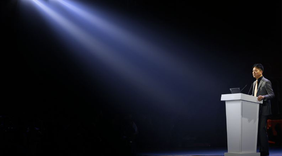 【】刘强东垂帘，“明日之子”上位2020-08-03 12:01:010阅