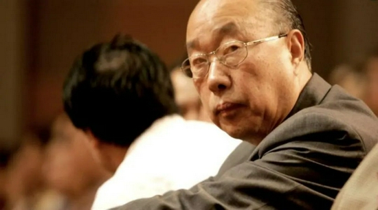 |传统巨头，“接班人”难当