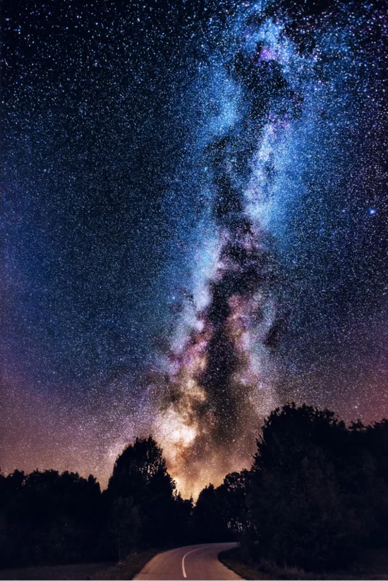 布满星辰的银河（来源：Veer 图库）
