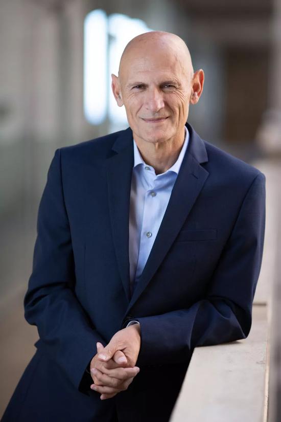 Juan Carlos Izpisúa Belmonte教授的学术生涯充满高光，但也不乏争议（图片来源：Salk Institute for Biological Studies [CC BY-SA 4.0]）