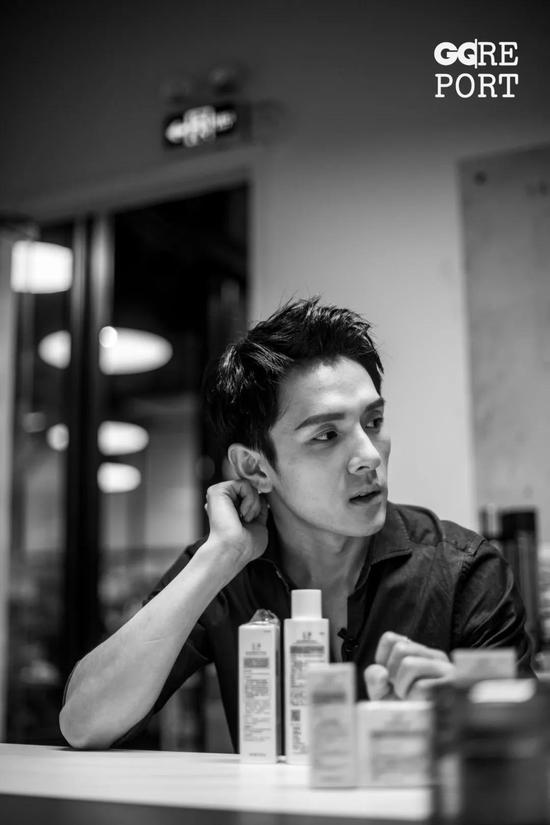 李佳琦哪里人:幸存者李佳琦:一个人变成算法,又想回到人
