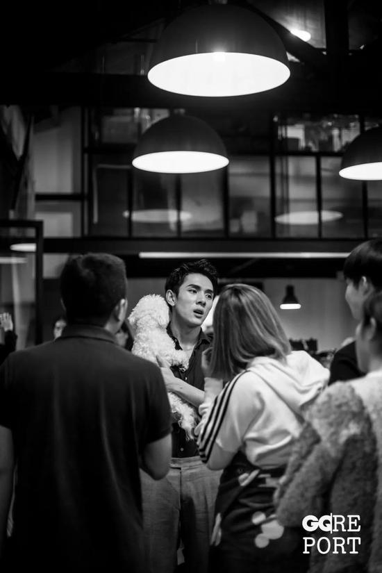 李佳琦哪里人:幸存者李佳琦:一个人变成算法,又想回到人