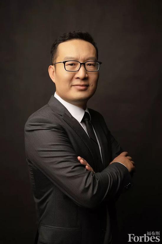 張震投資了跟誰學