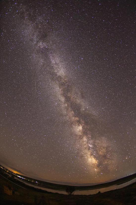 情人节我能想到最浪漫的事就是约你夜观天象