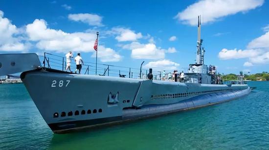被称为“珍珠港复仇者”USS Bowfin（SS-287）现在位于夏威夷的潜艇博物（图片来自expedia）