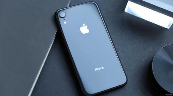 苹果将在日本三折出售iPhone XR 折合人民币为1584元