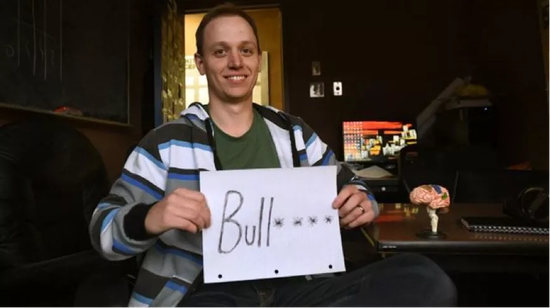 想要卖出高价，那么，抽象艺术需要一个胡扯的