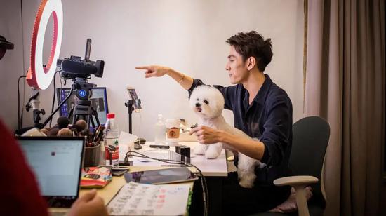 题图 | 视觉中国