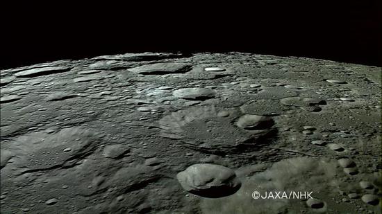 日本月女神-1于2007年10月31日拍摄的月面照片