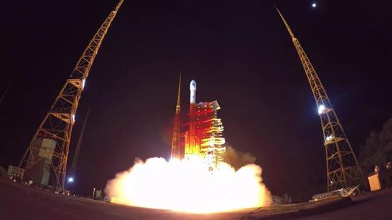 长三丙火箭发射北斗卫星导航系统第45颗卫星（高楠 摄）