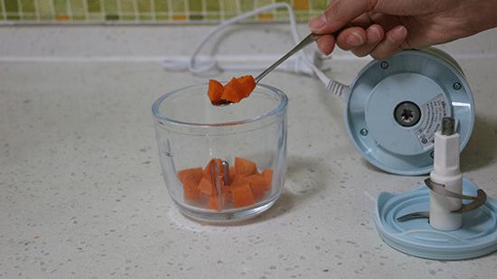 辅食料理机制作胡萝卜糊