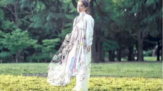 这届年轻人爱换“QQ秀”的中二病还能治好吗?