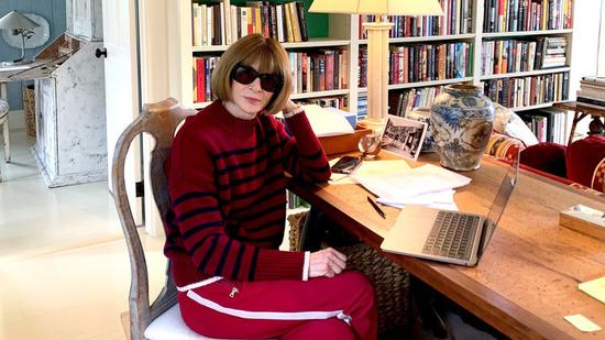  ▲ Anna Wintour 分享的在家工作照，图片来自 Vogue
